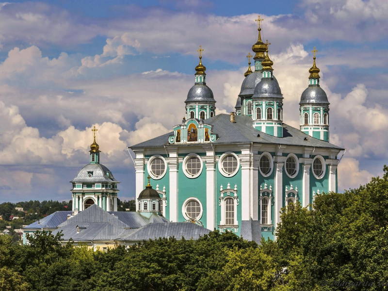 Смоленск: древние храмы, крепость и история города-щита