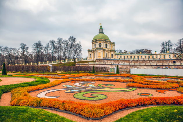 Виды Ораниенбаум: «В гостях у знати». Большой Меншиковский дворец