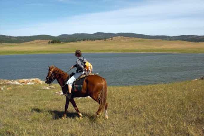 Вдоль берега Байкала — конная прогулка по Ольхону 