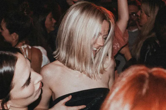 Вечеринка под разводными мостами с DJ-сетами (18+)
