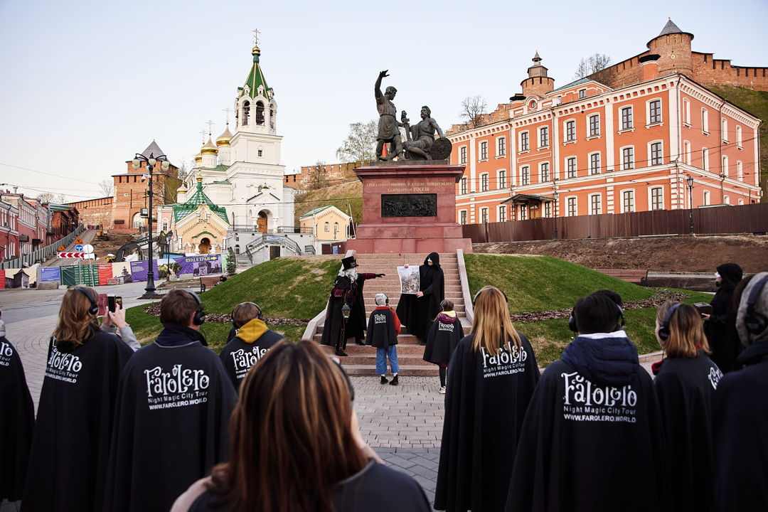 Истории и загадки Рождественской: театрализованная прогулка с фонарщиком — фото 2