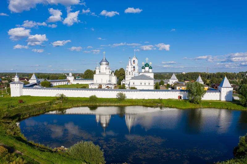 В Сергиев Посад, Переславль-Залесский или Кострому (на транспорте туриста) — фото 1