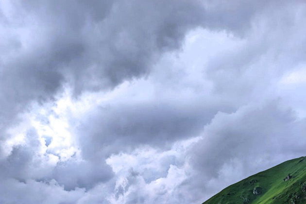 Виды Жемчужина Кавказа, на горное озеро 