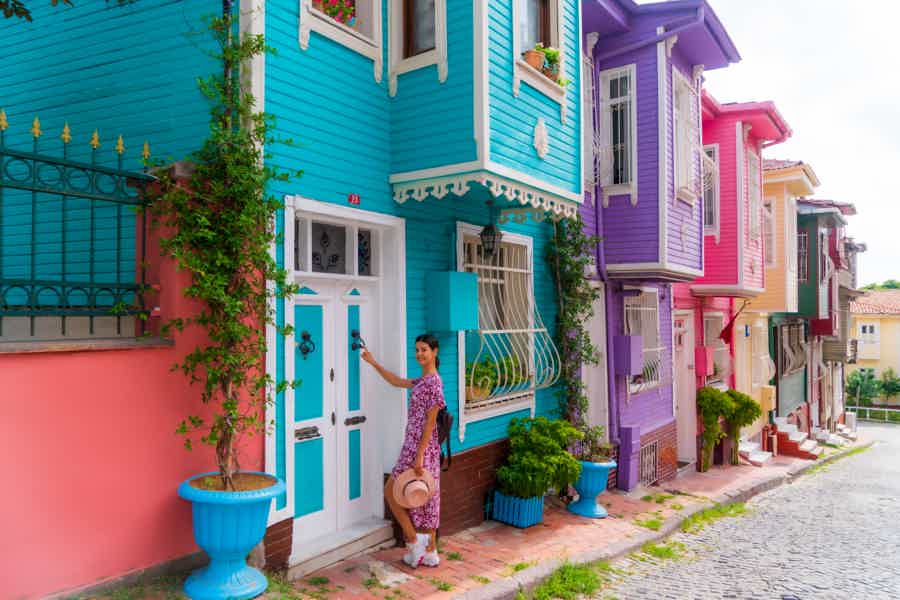 Фотопрогулка на гондолах в Стамбуле, красочные домики и Текфурский Дворец - фото 2