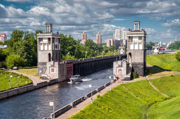 Речная прогулка с прохождением шлюзования на теплоходе Натали