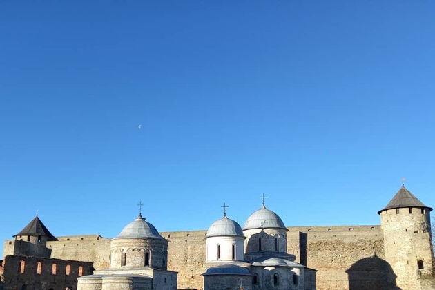 Фото к экскурсии Ивангородская крепость, Парусинка, нарвская рыба и Шепелёвский маяк
