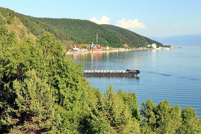 День у «славного моря» Байкал в поселке Листвянка
