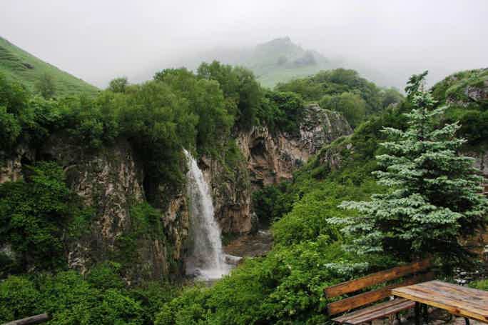 Медовые водопады, гора  Кольцо и многое другое за 8 часов 