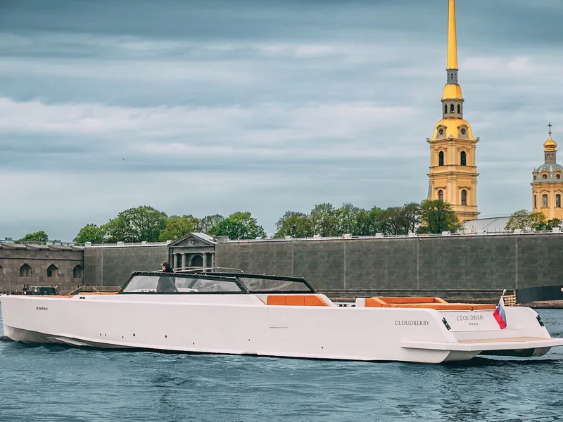 Индивидуальная прогулка на VIP-яхте Cloudberry — фото 3, Санкт-Петербург | Покатаем