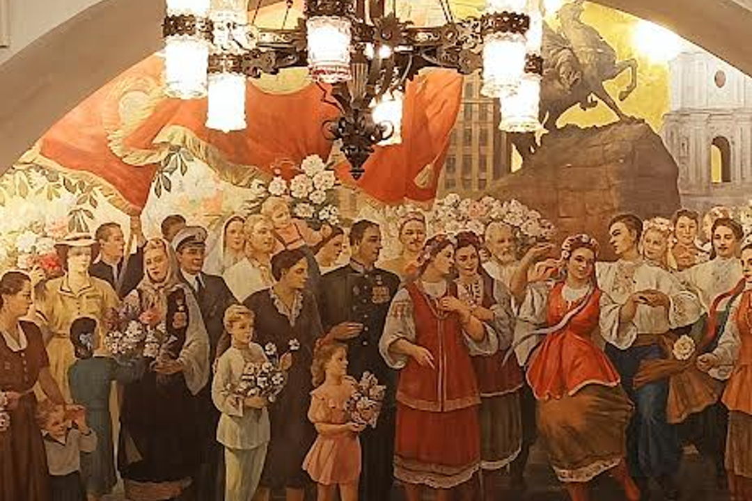 Роскошь старого метро — пешеходная экскурсия по станциям сталинской эпохи — фото 6