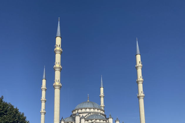 Виды Грозный - центр мира