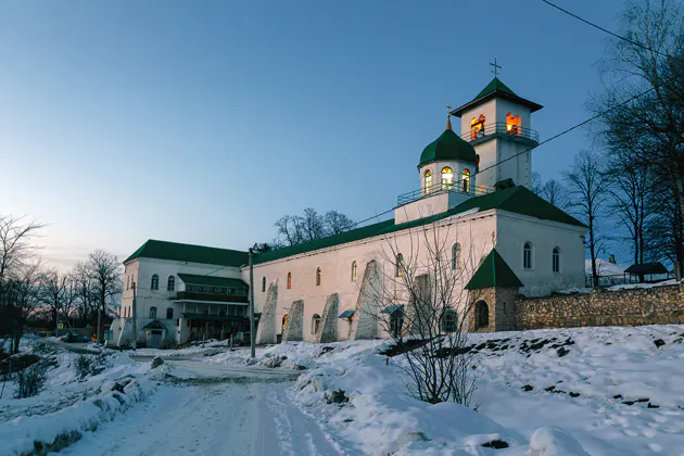 Свято-Михайловский монастырь и термальный комплекс «Благодать» — фото 3