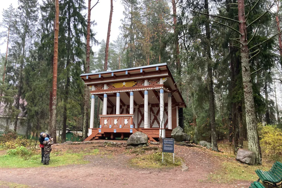 «Обитель богов» и шкатулка Пандоры» в прогулке по Репино — фото 1