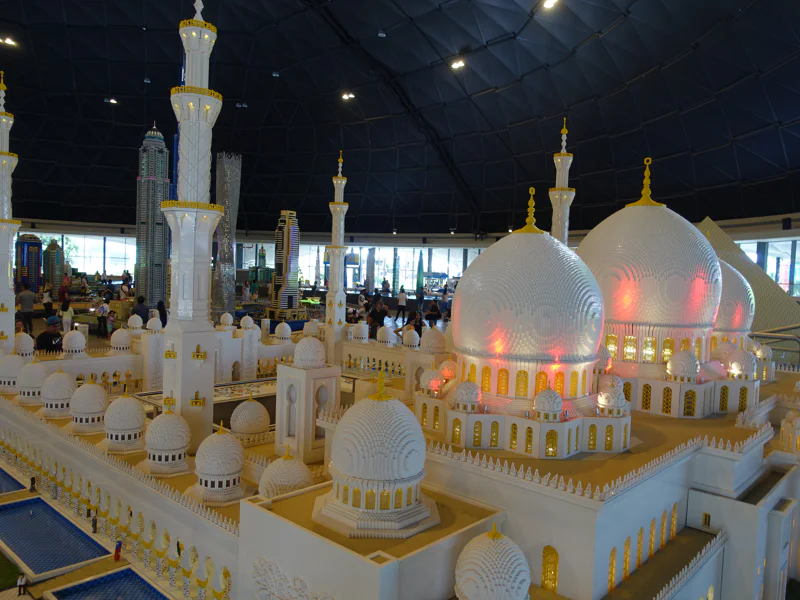 Билет в парк аттракционов Legoland — фото 3, Дубай | Покатаем
