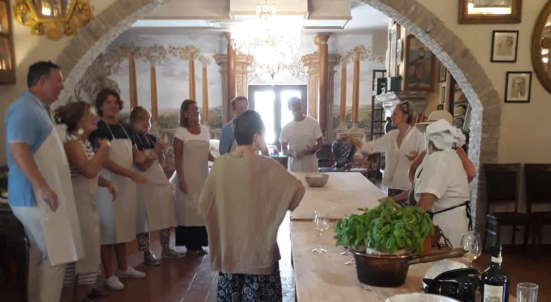 Рим: Частная экскурсия - Мастер-класс по приготовлению пасты и дегустация вина - фото 2