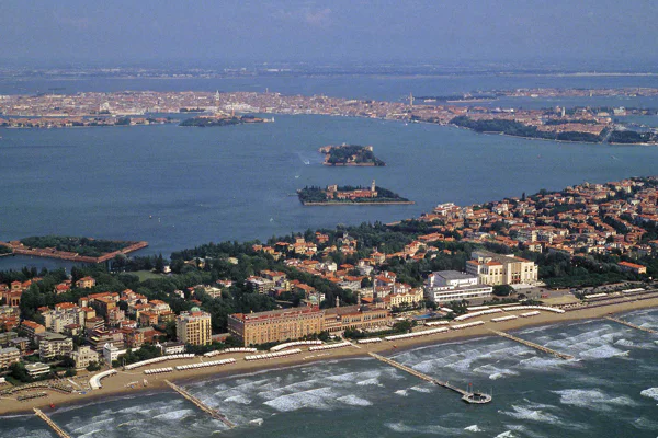 The gold island Lido of Venice — photo 5, Venice | Pokataem