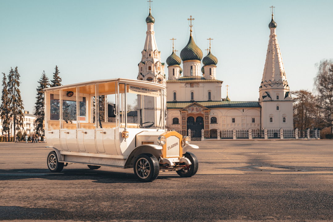 Машина времени: экскурсия на ретромобиле по центру Ярославля — фото 1