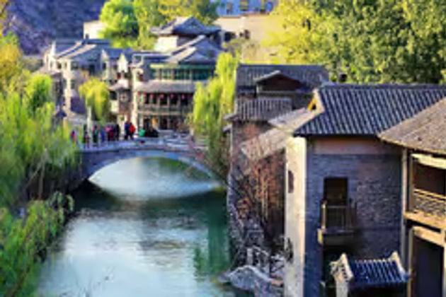 Самые яркие краски Пекина за 12 часов: стена Симатай и городок Губэй