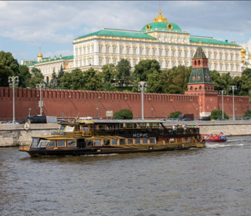 Прогулка по Москве-реке на дизайнерском теплоходе от Парка Зарядье