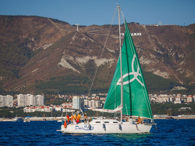 Рыбалка в открытом море - экскурсия в Геленджик, Россия
