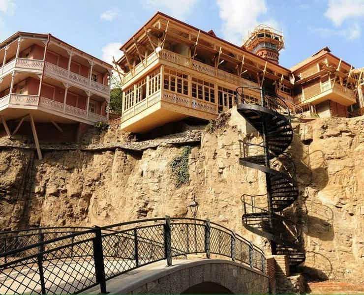 Старый Тбилиси с нового ракурса — пешком и на кораблике - фото 1