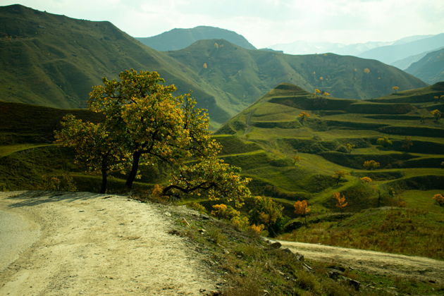 Виды Таинственный Гамсутль и аул Чох из Избербаша