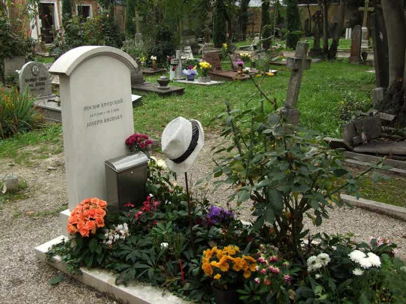 Остров кладбище Сан-Микеле и могила Бродского - фото 1