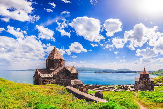 Виды Индивидуальный тур - Жемчужины Севана: Севанаванк, Норатус, Айраванк за один день