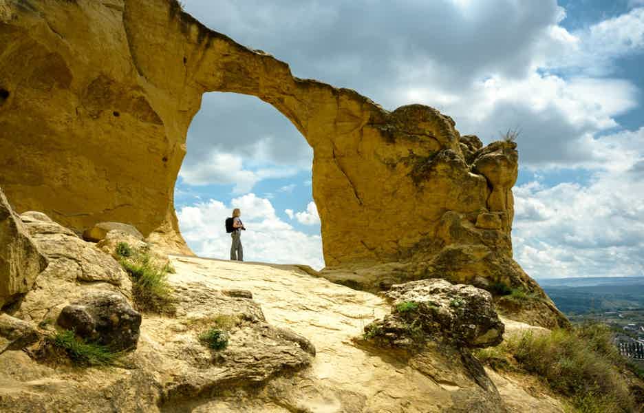 Топовый маршрут: гора Кольцо, чайный домик и Медовые водопады - фото 1