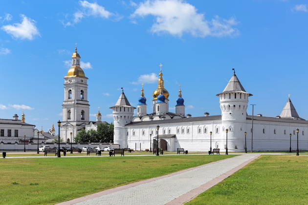 Обзорная экскурсия по Тобольску: Кремль, храм Святой Троицы и сквер Ершова