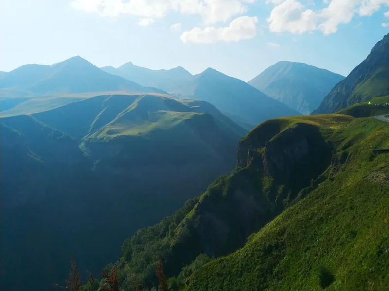 Казбег — Ананури — Гудаури: легендарные пейзажи — фото 2, Тбилиси | Покатаем