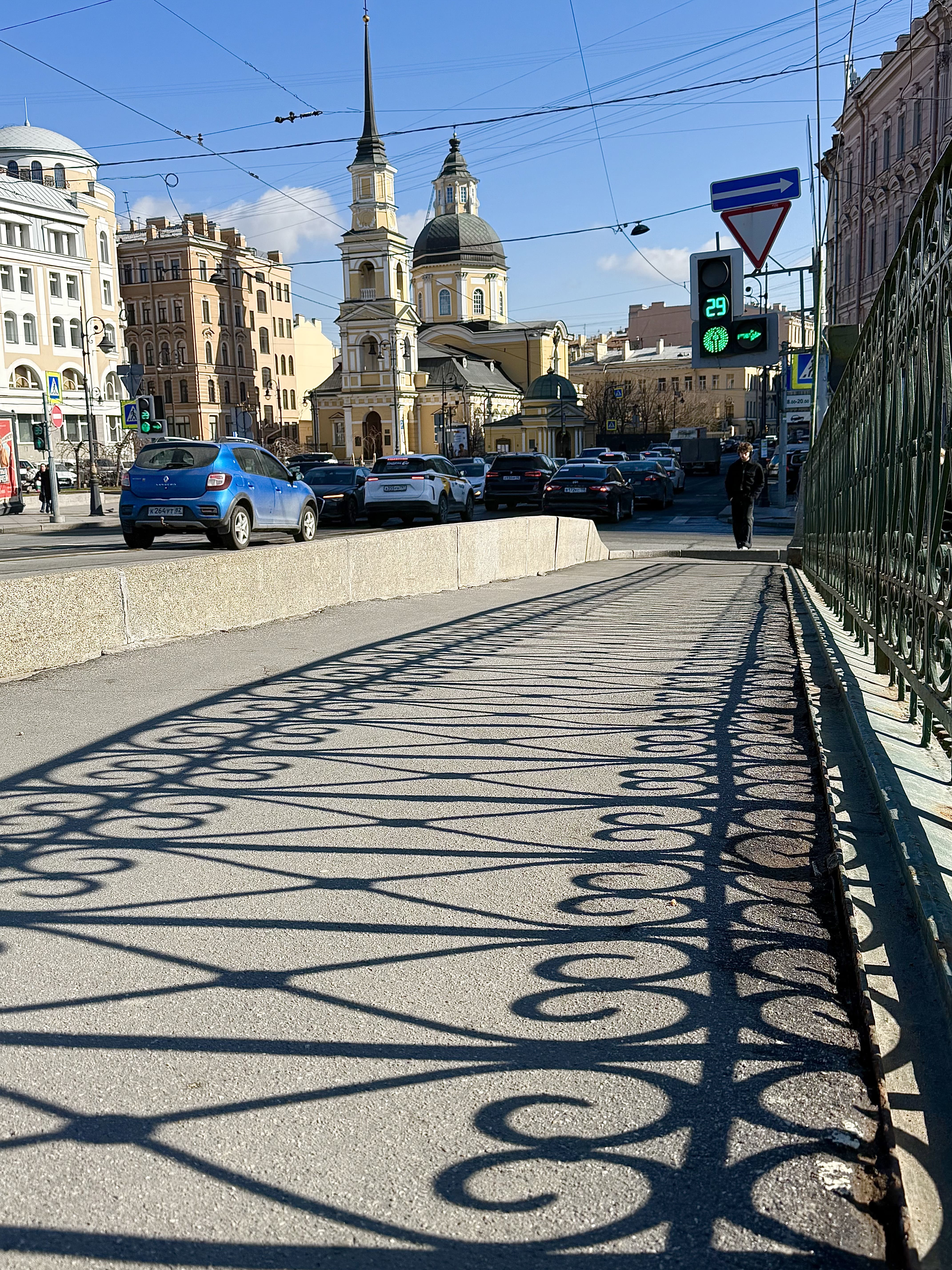 Прогулка по настоящему Петербургу. Проходные дворы Моховой