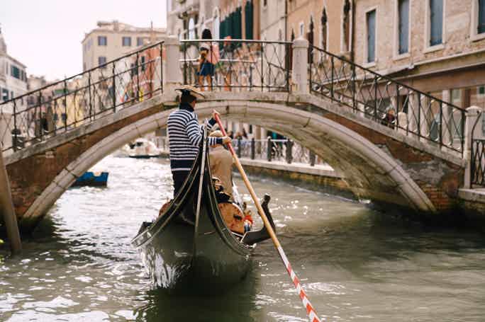 Grand Canal Shared Gondola Ride with Live Commentary of Local Guide 