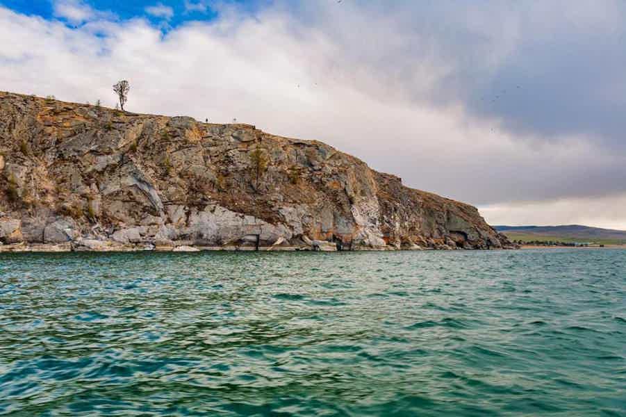 Треугольник Малого Моря: водная экскурсия по островам (остров Ольхон) - фото 1
