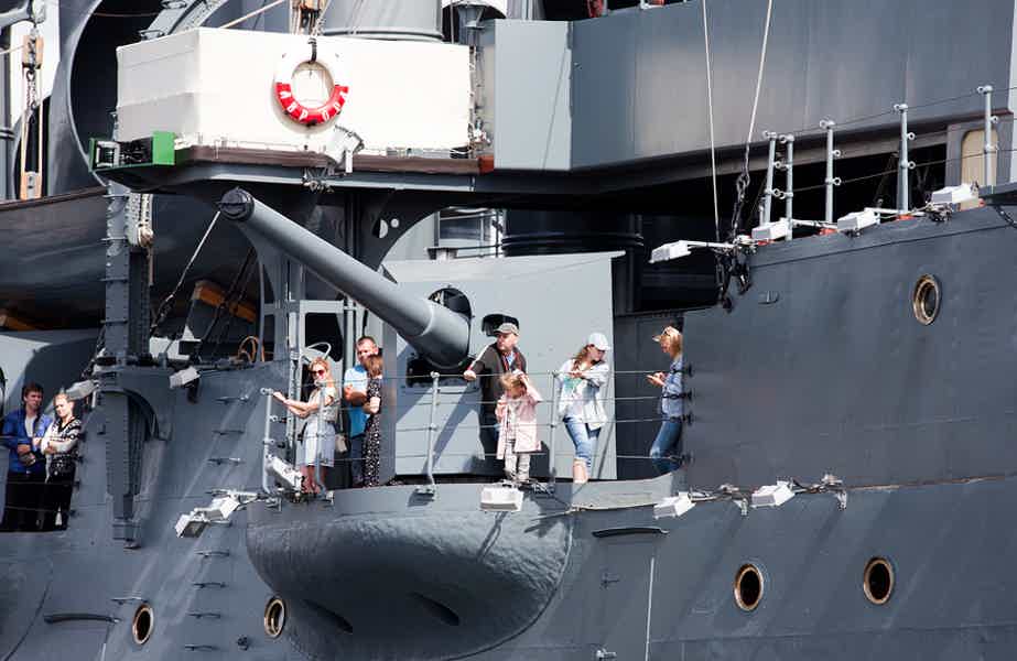 Большая обзорная экскурсия по Петербургу и крейсер «Аврора» - фото 1