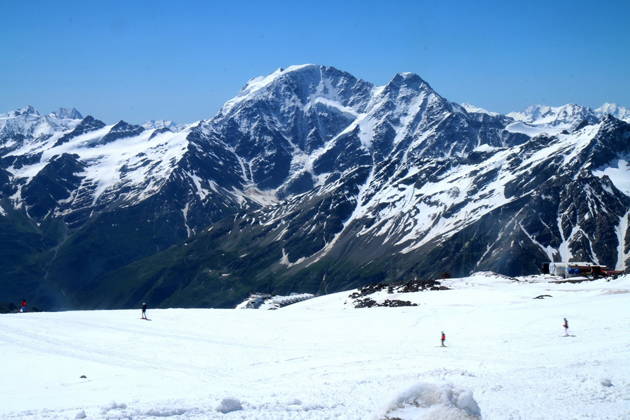 Приэльбрусье: город-призрак Тырныауз, озеро Гижгит, Поляна нарзанов