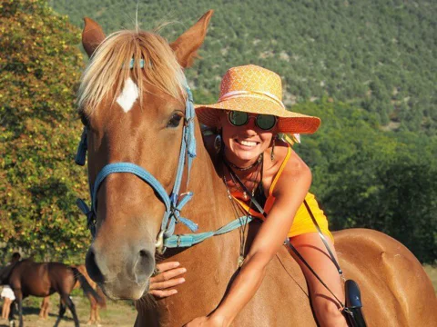 Конные прогулки по живописным местам Адлера 