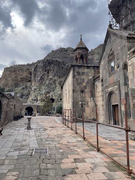 Знакомство с Арменией: Храм Гарни, монастырь Гегард и озеро Севан - фото 3