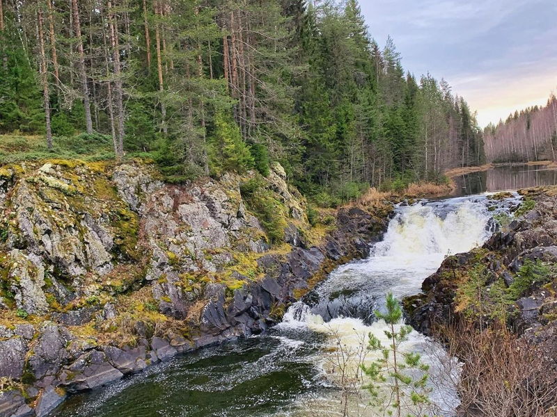 Водопады и вулканы Карелии: Гирвас — Кивач — Поор-порог - экскурсия в Петрозаводск, Россия