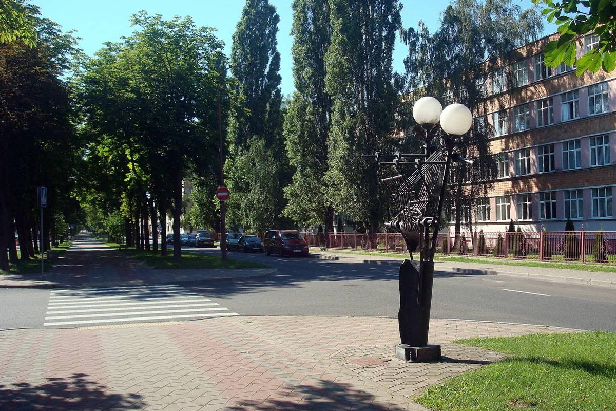 Аллея кованых фонарей
