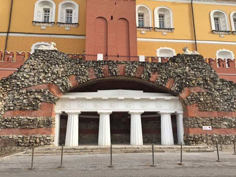 Легенды и мифы Александровского сада: прогулка у Кремлёвской стены - фото 4
