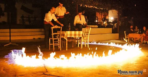 Критский вечер в деревне Карузанос из района Ираклиона