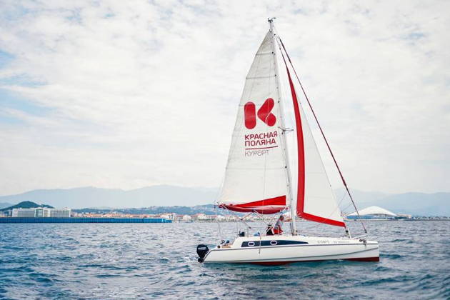 Романтическая морская прогулка на красивой яхте