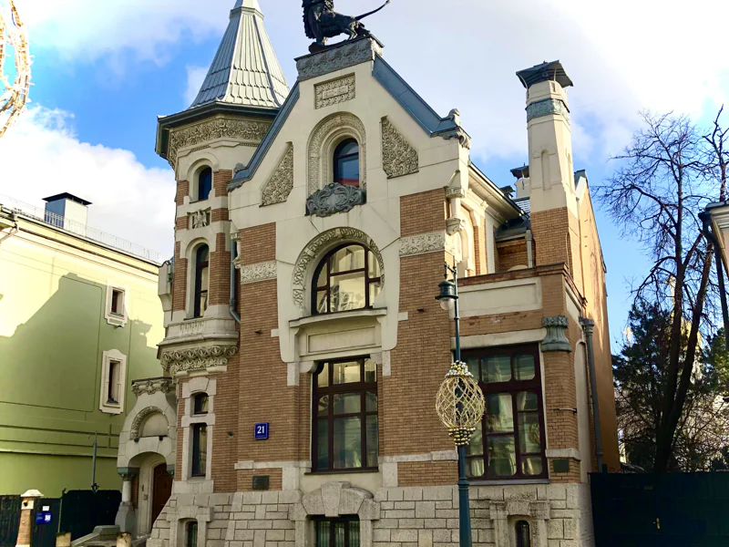 Архитектурные жемчужины Пречистенки и Остоженки в мини-группе — фото 5, Москва | Покатаем