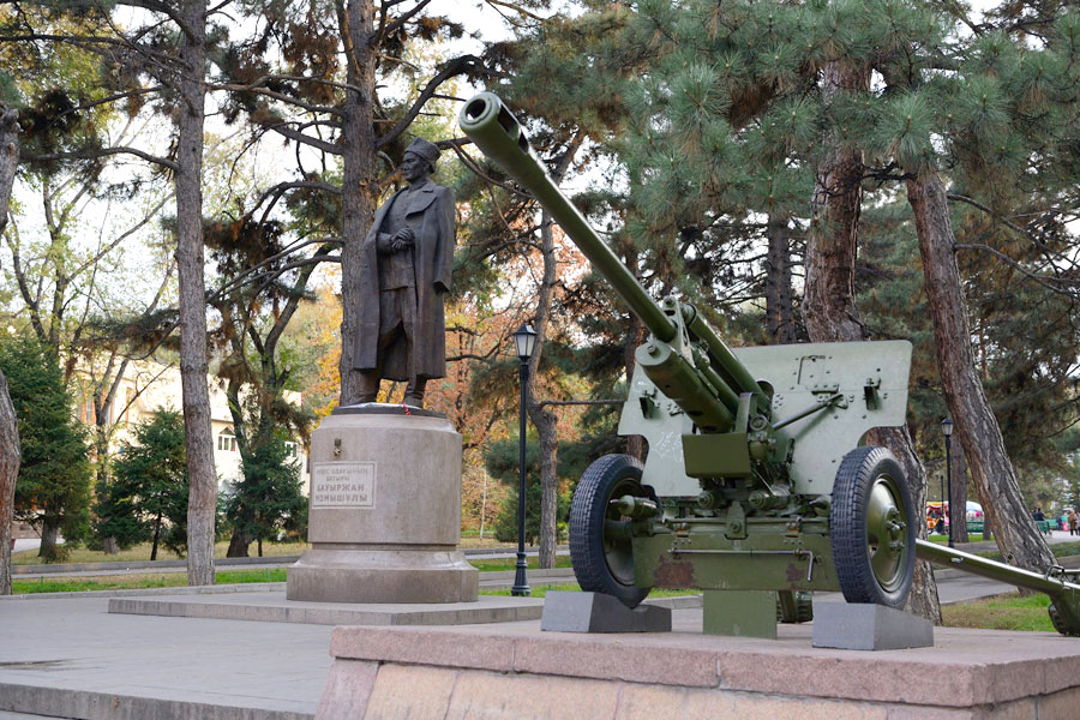 3-х часовая групповая пешая прогулка по Алматы (цена за 1-5 чел). — фото 4