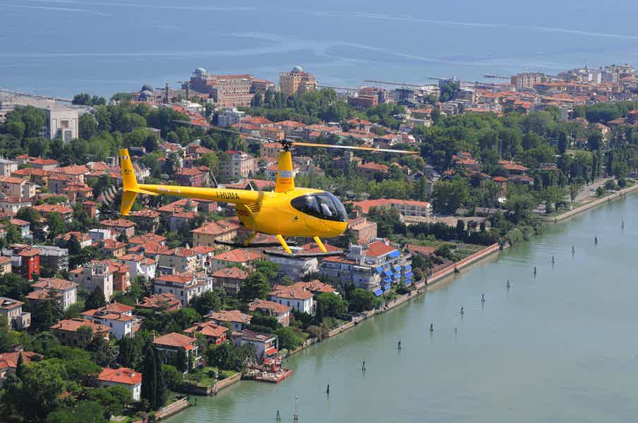 Полет над Венецией на вертолете - фото 4