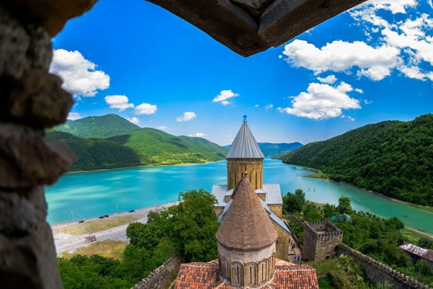 Виды Казбеги.Степанцминда-Травертины Трусо-Гудаури-Пасанаури-Ананури-Жинвали