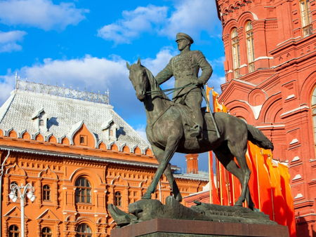 Памятник маршалу Жукову