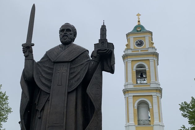 «Брюс всемогущий»: экскурсия по соборам и усадьбе в Глинках