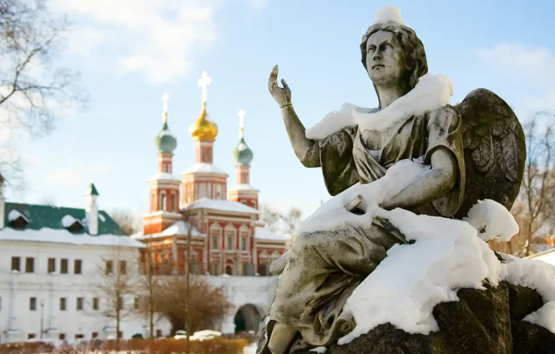 Новодевичье кладбище и прогулка вдоль стен монастыря — фото 15